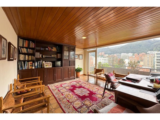 Apartamento de 3 alcobas en venta en El Retiro, Bogotá, 230 m² · foto 5 de 19