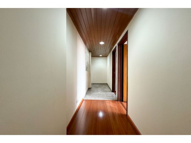 Apartamento de 3 alcobas en venta en El Retiro, Bogotá, 230 m² · foto 12 de 19