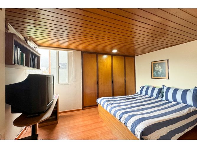 Apartamento de 3 alcobas en venta en El Retiro, Bogotá, 230 m² · foto 13 de 19