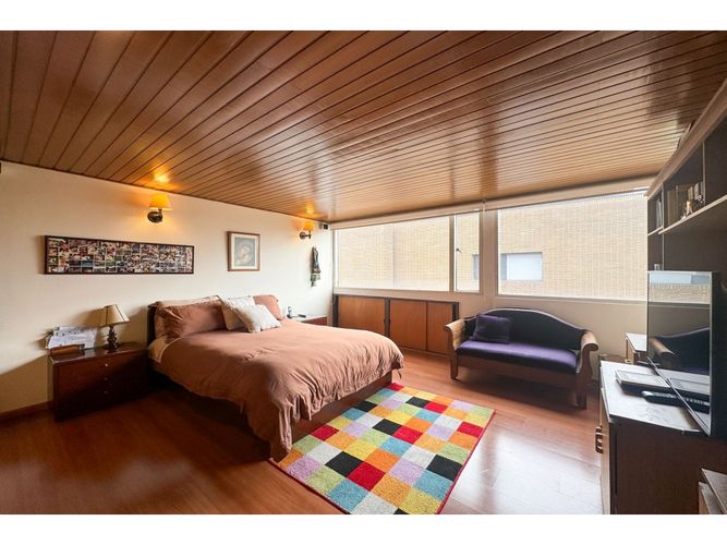 Apartamento de 3 alcobas en venta en El Retiro, Bogotá, 230 m² · foto 14 de 19