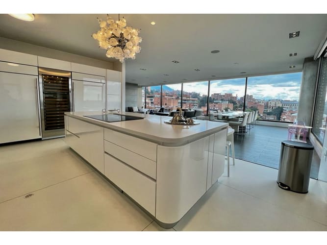 Apartamento de 5 alcobas en venta en Los Rosales, Bogotá, 350 m² · foto 17 de 24
