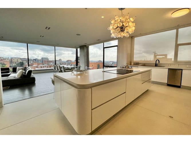 Apartamento de 5 alcobas en venta en Los Rosales, Bogotá, 350 m² · foto 18 de 24