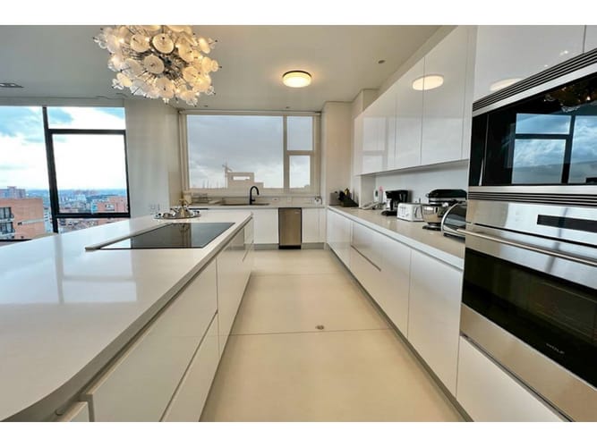 Apartamento de 5 alcobas en venta en Los Rosales, Bogotá, 350 m² · foto 19 de 24