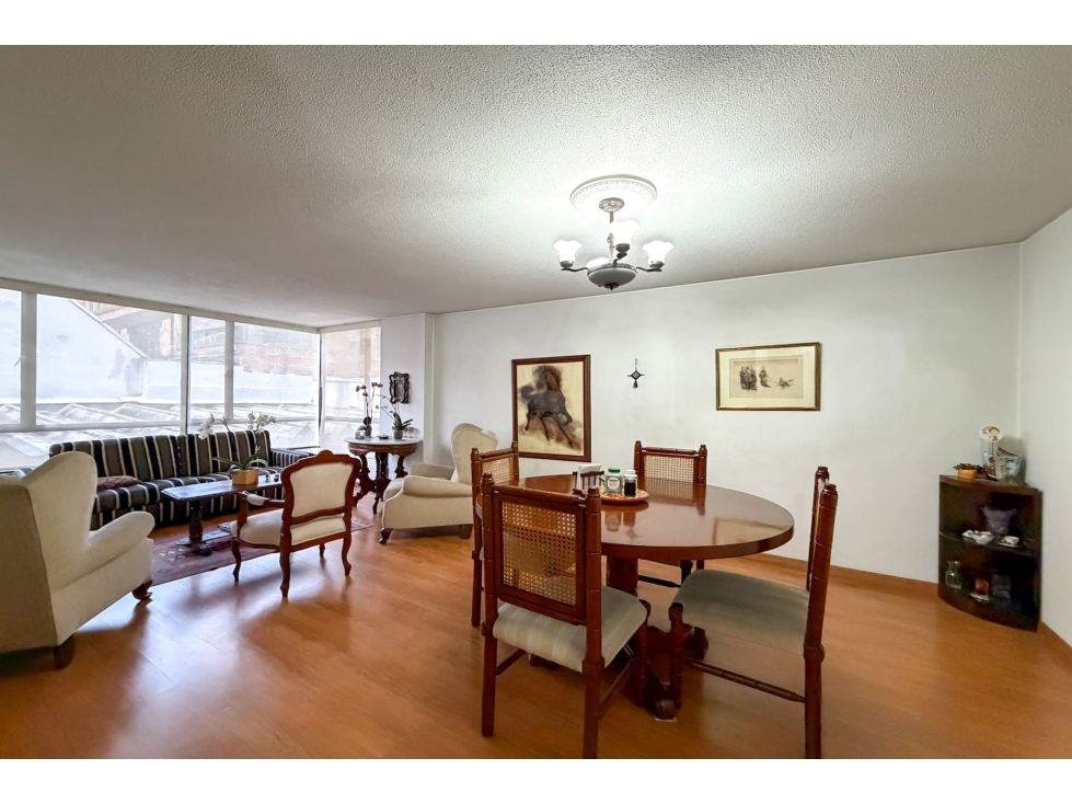 Apartamento en venta en Quinta Camacho, Bogotá · foto 2 de 13