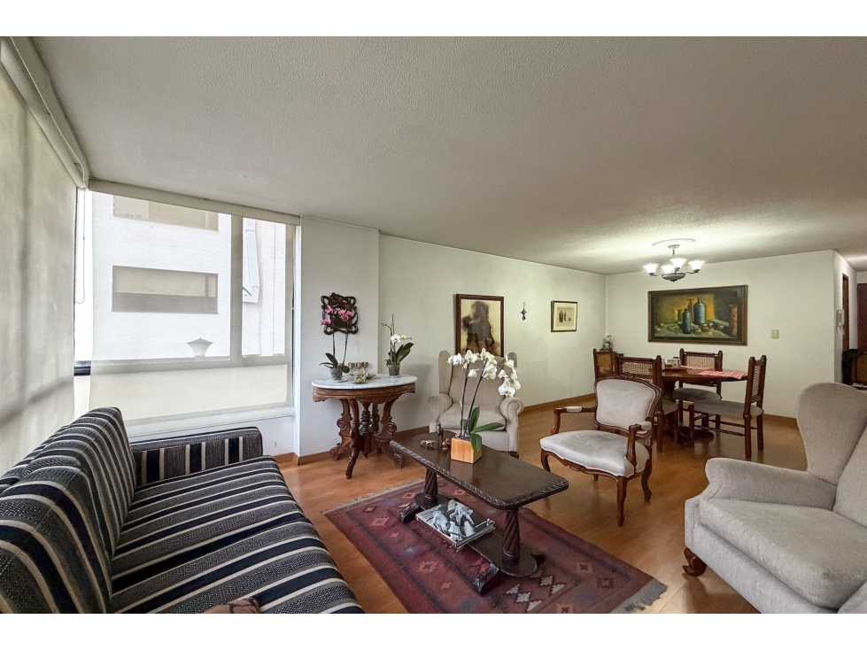 Apartamento en venta en Quinta Camacho, Bogotá · foto 3 de 13