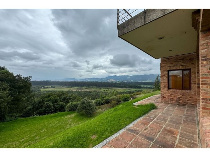 Casa de 3 alcobas en venta en Montana, Sopó, 360 m² · foto 4 de 24