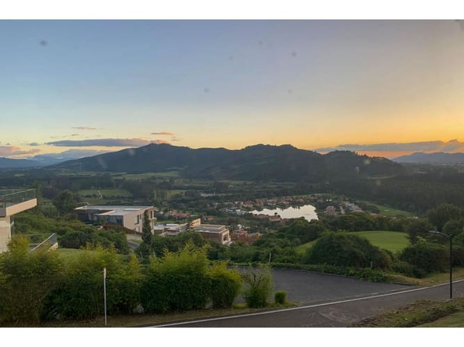 Casa de 5 alcobas en venta en Montana, Sopó, 440 m² · foto 2 de 19
