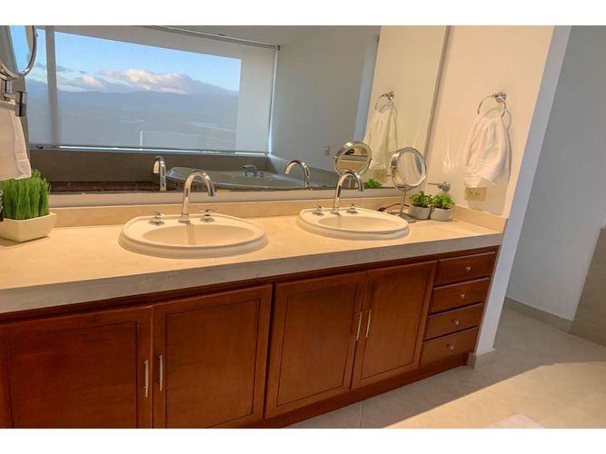 Casa de 5 alcobas en venta en Montana, Sopó, 440 m² · foto 18 de 19