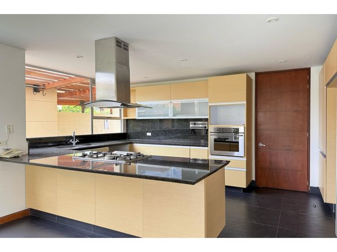 Casa de 4 alcobas en venta en Fonquetá, Chía, 297 m² · foto 3 de 13
