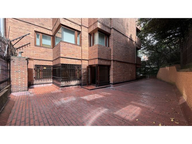 Apartamento de 3 alcobas en venta en Los Rosales, Bogotá, 359 m² · foto 3 de 24