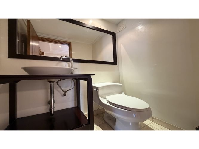 Apartamento de 3 alcobas en venta en Los Rosales, Bogotá, 359 m² · foto 15 de 24