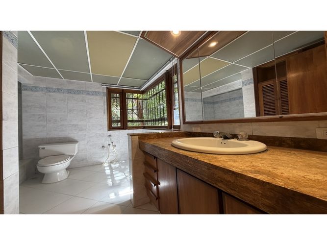 Apartamento de 3 alcobas en venta en Los Rosales, Bogotá, 359 m² · foto 19 de 24