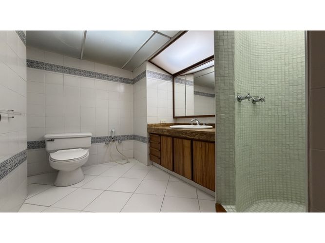 Apartamento de 3 alcobas en venta en Los Rosales, Bogotá, 359 m² · foto 22 de 24