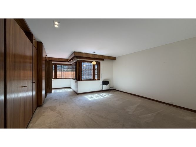 Apartamento de 3 alcobas en venta en Los Rosales, Bogotá, 359 m² · foto 23 de 24