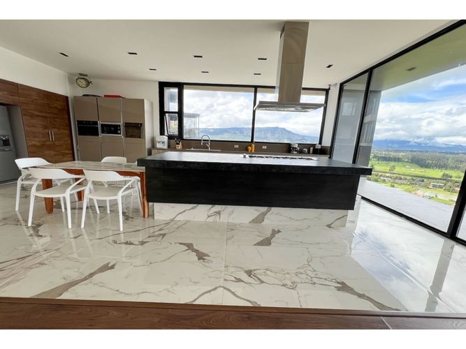 Apartamento de 4 alcobas en arriendo en Montana, Sopó, 583 m² · foto 23 de 24