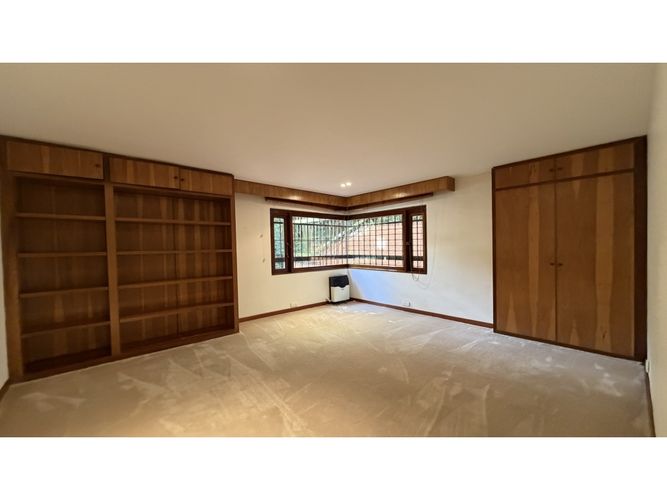 Apartamento de 3 alcobas en venta en Los Rosales, Bogotá, 359 m² · foto 24 de 24