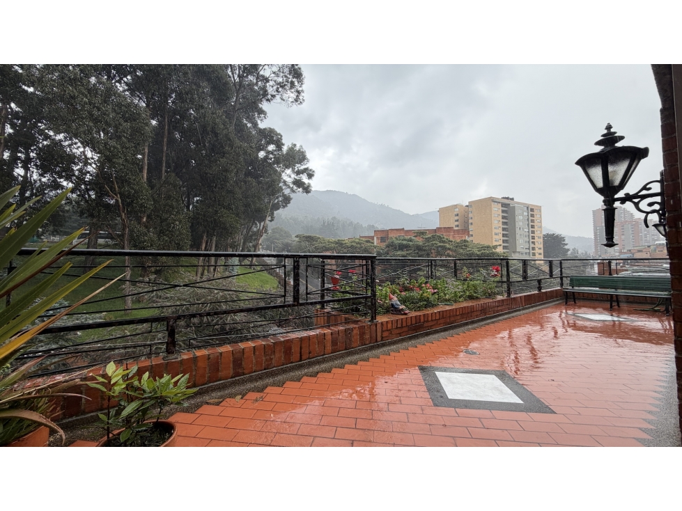 Apartamento en venta en Los Rosales, Bogotá · foto 8 de 24