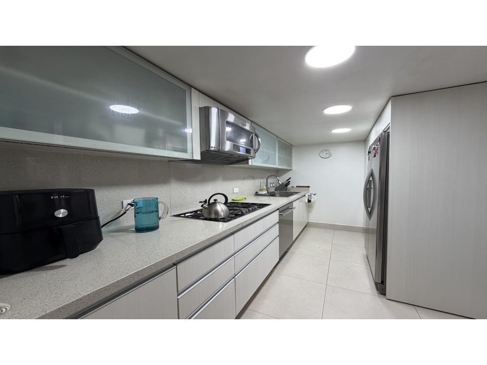 Apartamento en venta en Los Rosales, Bogotá · foto 14 de 24