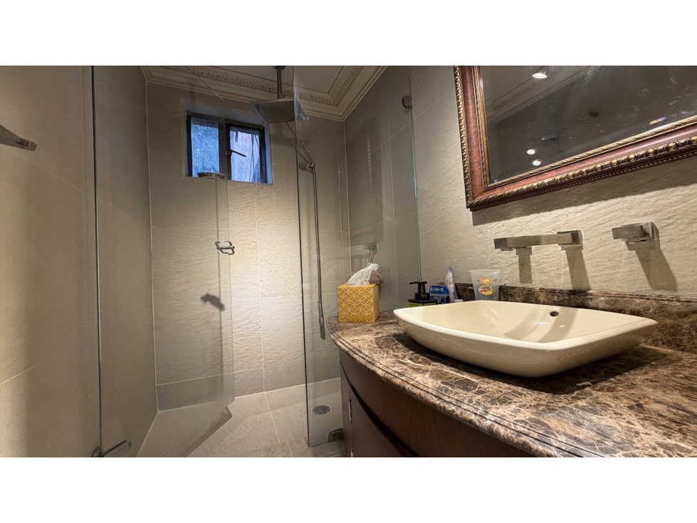 Apartamento en venta en Los Rosales, Bogotá · foto 18 de 24