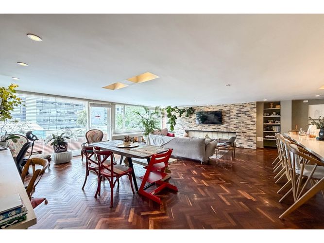 Apartamento de 3 alcobas en venta en Chico Norte, Bogotá, 200 m² · foto 5 de 22