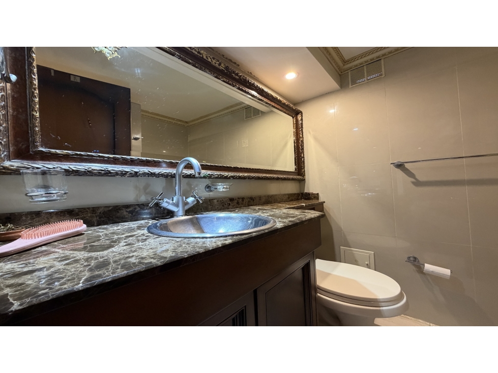 Apartamento en venta en Los Rosales, Bogotá · foto 23 de 24