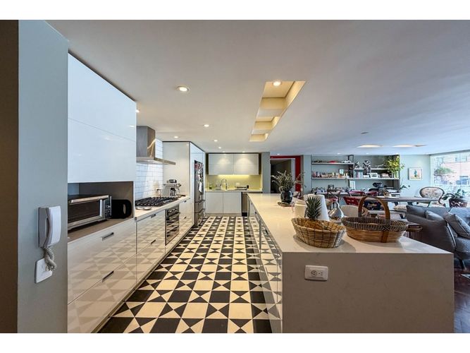 Apartamento de 3 alcobas en venta en Chico Norte, Bogotá, 200 m² · foto 9 de 22