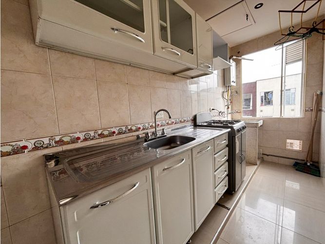 Apartamento de 3 alcobas en venta en La Uribe, Bogotá, 42 m² · foto 3 de 10