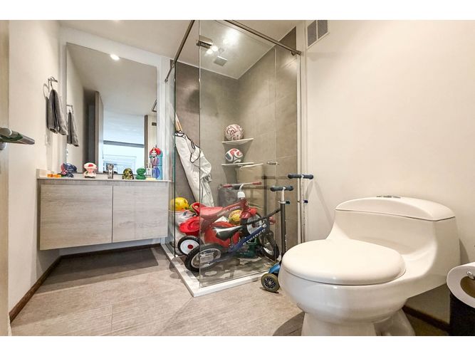 Apartamento de 3 alcobas en venta en Chico Norte, Bogotá, 200 m² · foto 19 de 22
