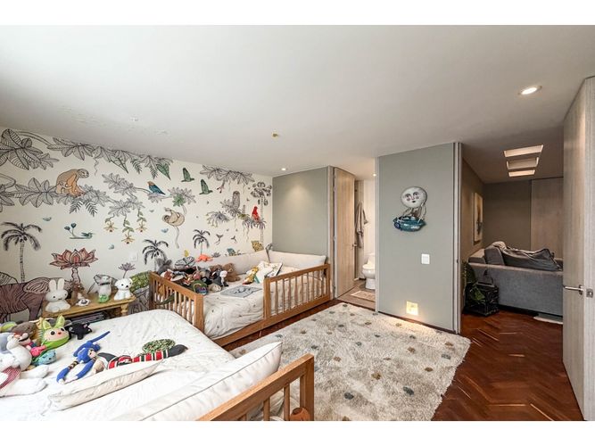 Apartamento de 3 alcobas en venta en Chico Norte, Bogotá, 200 m² · foto 21 de 22