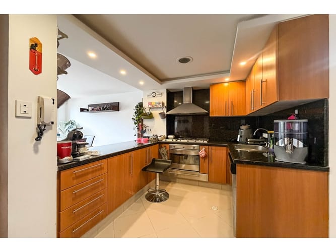 Apartamento de 2 alcobas en venta en Los Rosales, Bogotá, 152 m² · foto 6 de 15