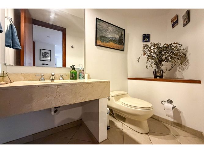 Apartamento de 2 alcobas en venta en Los Rosales, Bogotá, 152 m² · foto 9 de 15