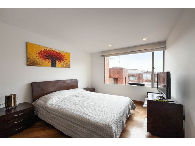 Apartamento de 2 alcobas en venta en Los Rosales, Bogotá, 152 m² · foto 13 de 15