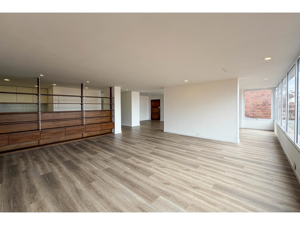 Apartamento en venta en Los Rosales, Bogotá · foto 3 de 24