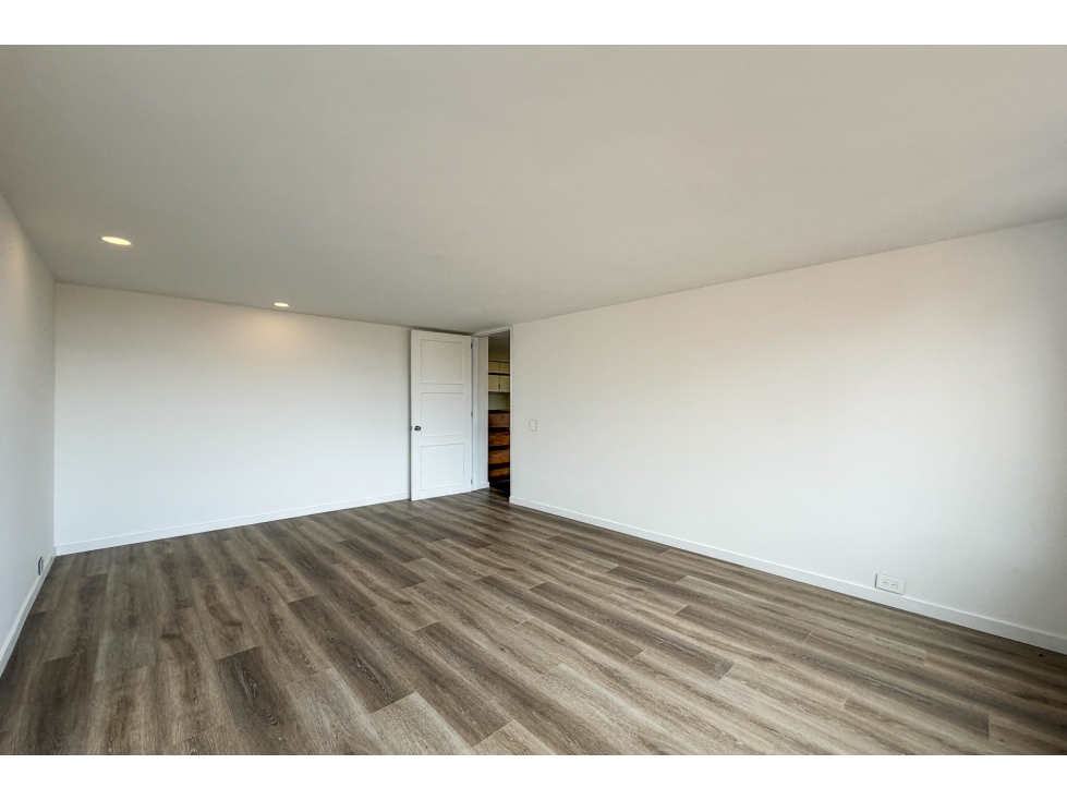 Apartamento en venta en Los Rosales, Bogotá · foto 7 de 24