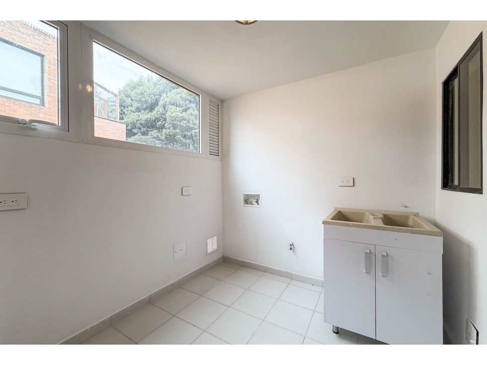 Apartamento en venta en Los Rosales, Bogotá · foto 10 de 24