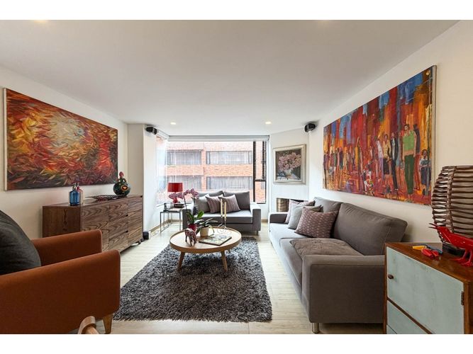 Apartamento de 2 alcobas en venta en La Carolina, Bogotá, 97 m² · foto 2 de 17