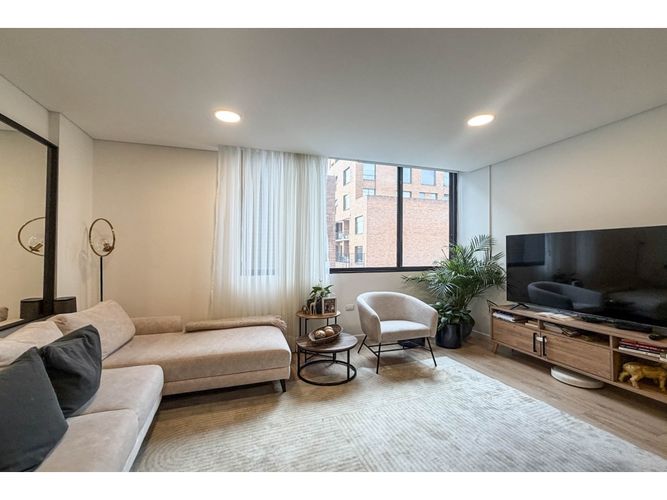 Apartamento de 2 alcobas en venta en Santa Barbara, Bogotá, 78 m² · foto 2 de 10