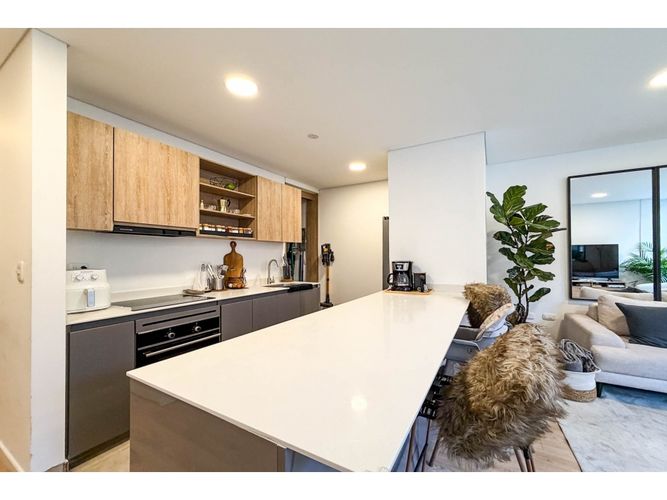 Apartamento de 2 alcobas en venta en Santa Barbara, Bogotá, 78 m² · foto 3 de 10
