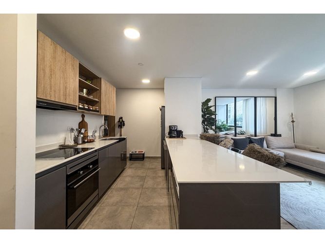 Apartamento de 2 alcobas en venta en Santa Barbara, Bogotá, 78 m² · foto 4 de 10