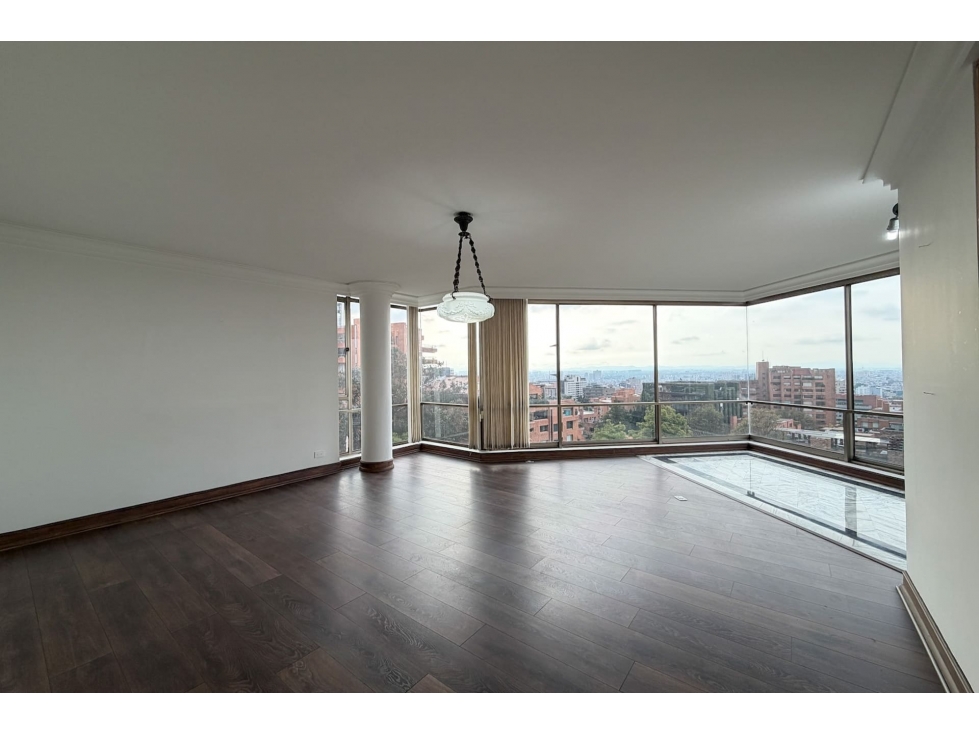 Apartamento en venta en Los Rosales, Bogotá · foto 3 de 21