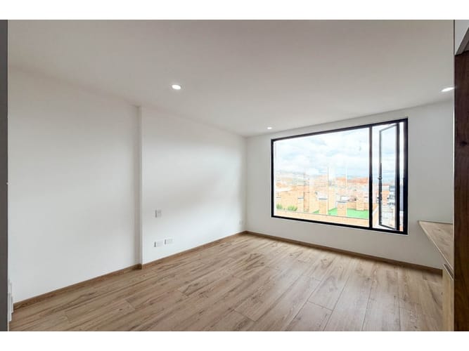 Apartamento en venta en Chico Norte, Bogotá · foto 3 de 8