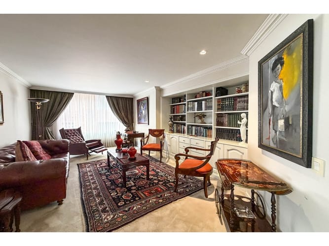 Apartamento de 5 alcobas en venta en Santa Barbara Occidental, Bogotá, 500 m² · foto 4 de 24