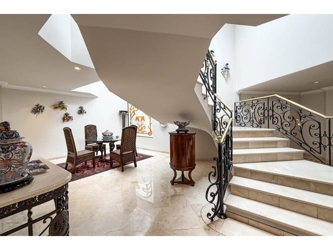 Apartamento de 5 alcobas en venta en Santa Barbara Occidental, Bogotá, 500 m² · foto 12 de 24