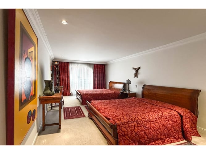 Apartamento de 5 alcobas en venta en Santa Barbara Occidental, Bogotá, 500 m² · foto 17 de 24
