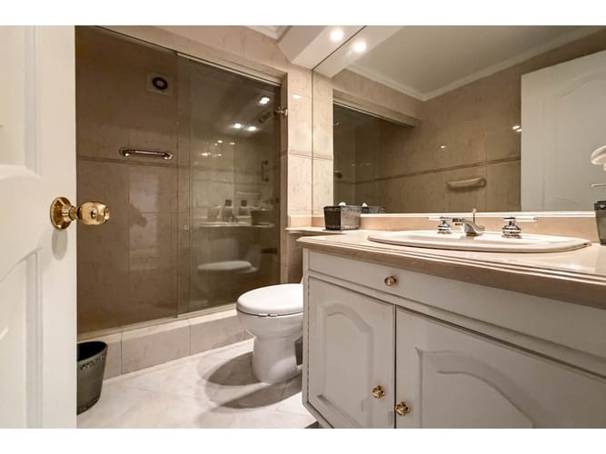 Apartamento de 5 alcobas en venta en Santa Barbara Occidental, Bogotá, 500 m² · foto 18 de 24