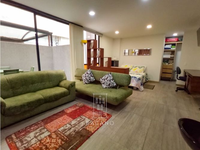 Apartaestudio en venta en Chapinero, Bogotá, 33 m² · foto 2 de 10