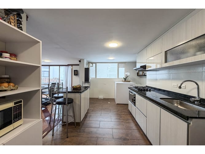 Apartamento de 3 alcobas en venta en Gratamira, Bogotá, 153 m² · foto 5 de 15