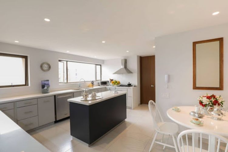 Apartamento de 3 alcobas en venta en El Nogal, Bogotá, 321 m² · foto 7 de 17