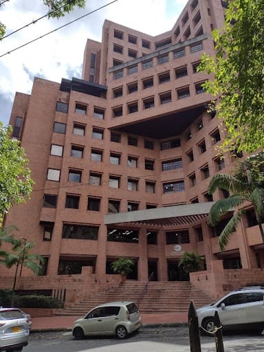 Local en venta en Altos Del Poblado, Medellín, 326 m² · foto 3 de 3