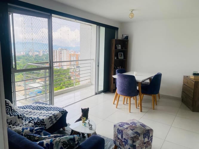 Apartamento de 3 alcobas en venta en Casco Antiguo - Floridablanca, Floridablanca, 75 m² · foto 3 de 19